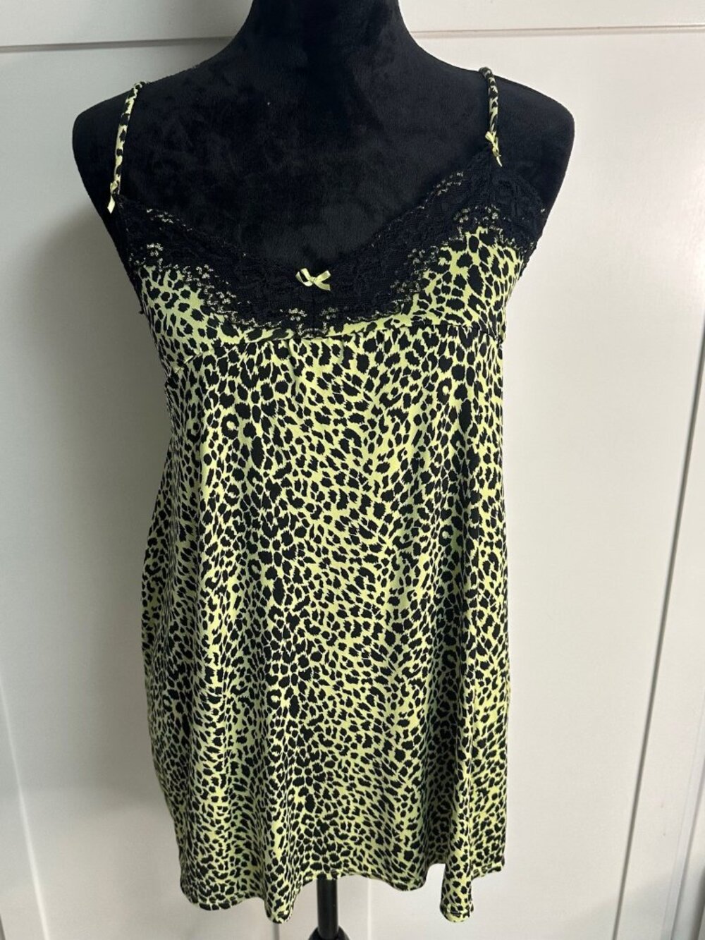 Betsy Johnson Intimate Leopard Print Nightie Small Black and Lime Color Feminine